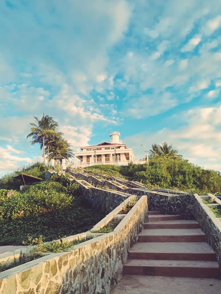 Hero image of Capul Island Lighthouse